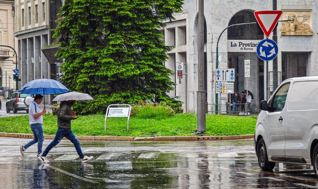 Varese, allerta temporali. E notte da lupi