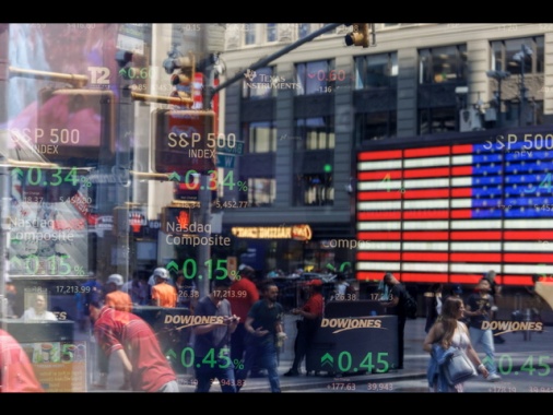 Wall Street apre poco mossa, Dj -0,20%, Nasdaq +0,04%