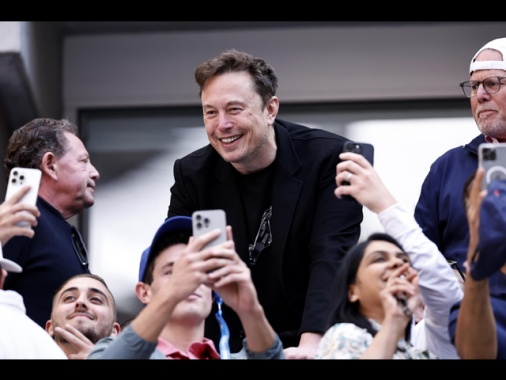 Musk fa una mega donazione a Trump, 289mila dollari