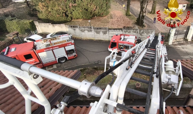 L’intervento dei vigili del fuoco a Malnate