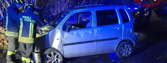 Auto fuori strada: spavento e un ferito lieve
