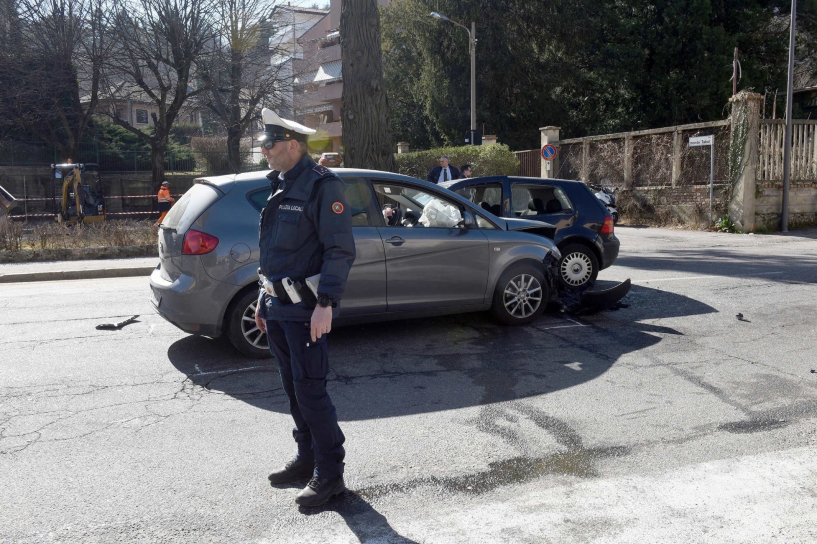 Via Sanvito: incidente e traffico in tilt