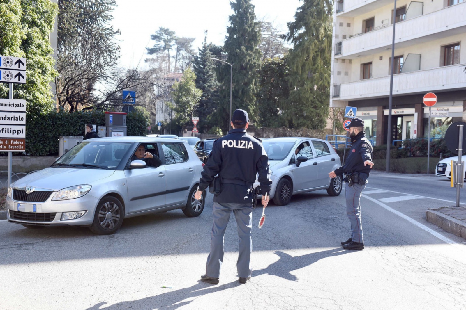 Via Sanvito: incidente e traffico in tilt