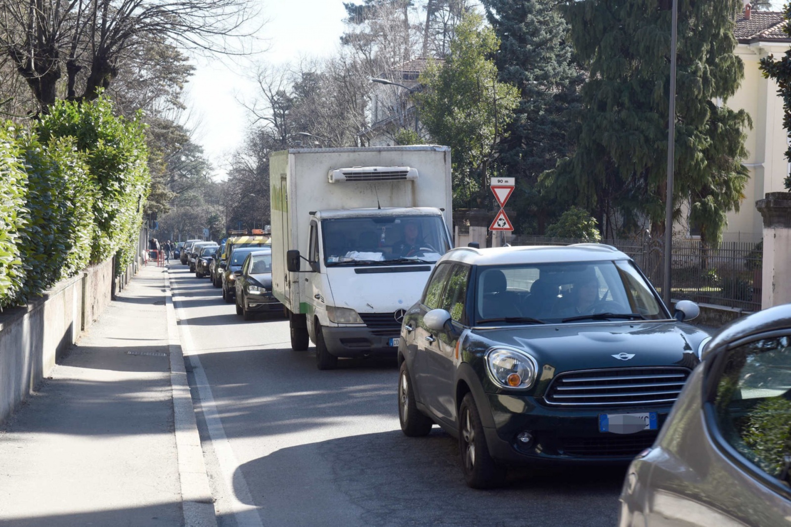 Via Sanvito: incidente e traffico in tilt