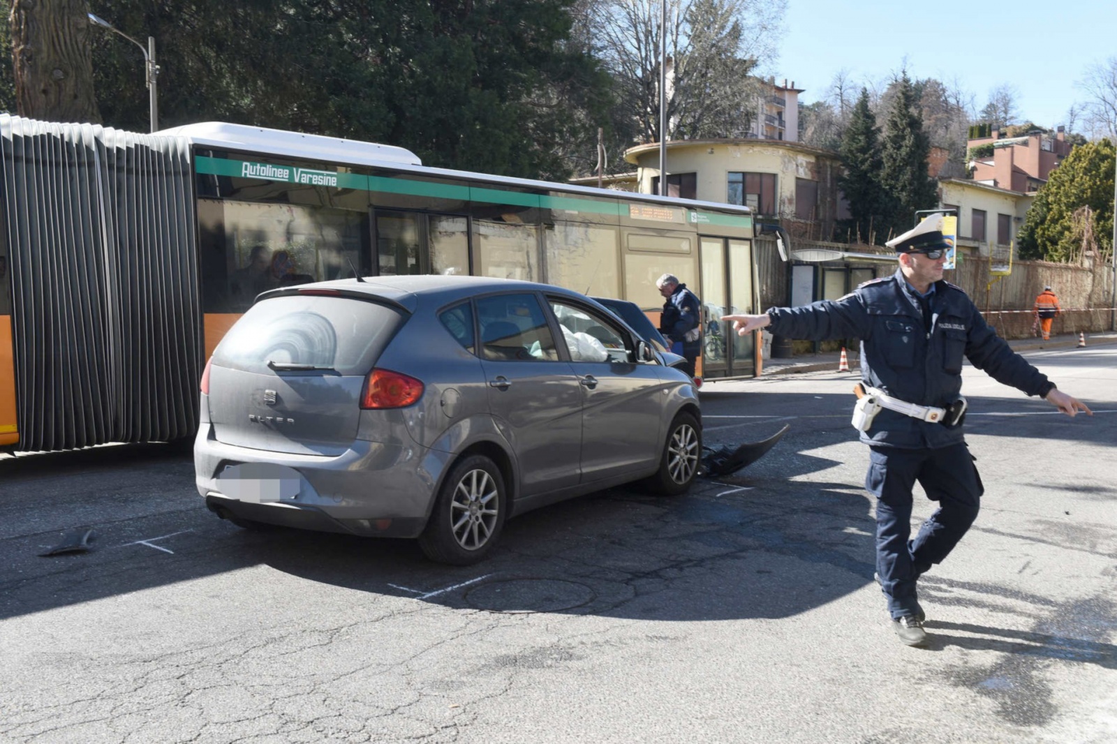 Via Sanvito: incidente e traffico in tilt