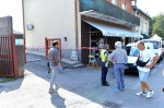 Spari davanti a un bar di via Volta: ferito un 66enne