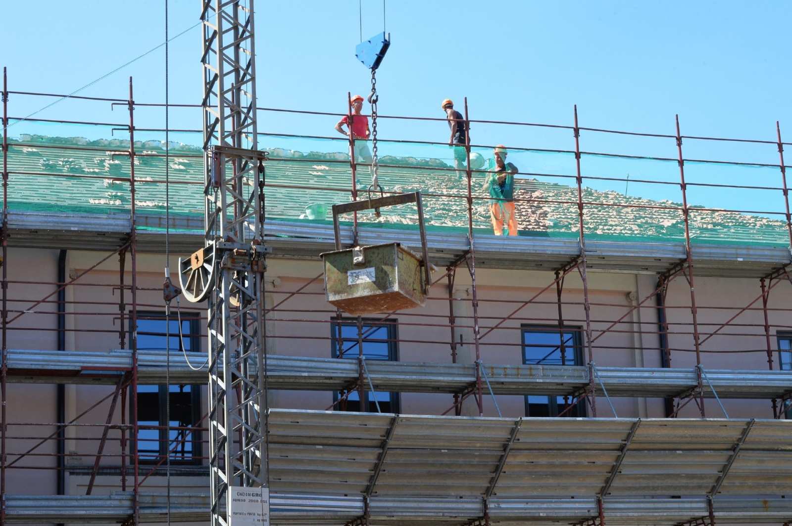 GERENZANO DANNI A TETTI EDIFICI AUTO CAUSATI DAL MALTEMPO GRANDINATA