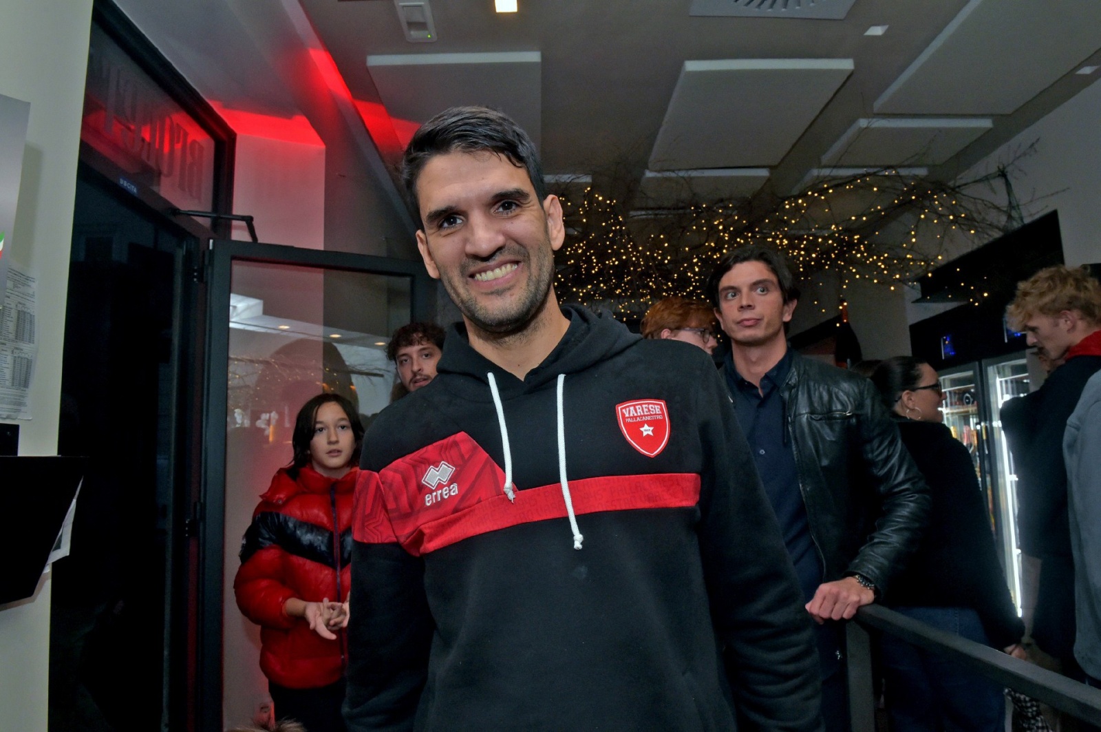 VARESE. PRESENTAZIONE OPENJOBMETIS PALLACANESTRO VARESE 2024 2025 AI TIFOSI AL CAFFEÕ BROLETTO NELLA FOTO COACH HERMAN MANDOLE