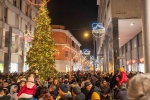 BUSTO ARSIZIO VIA CAVALLOTTI ACCENSIONE ALBERO DI NATALE SFILATA DI NATALE