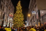 BUSTO ARSIZIO VIA CAVALLOTTI ACCENSIONE ALBERO DI NATALE SFILATA DI NATALE