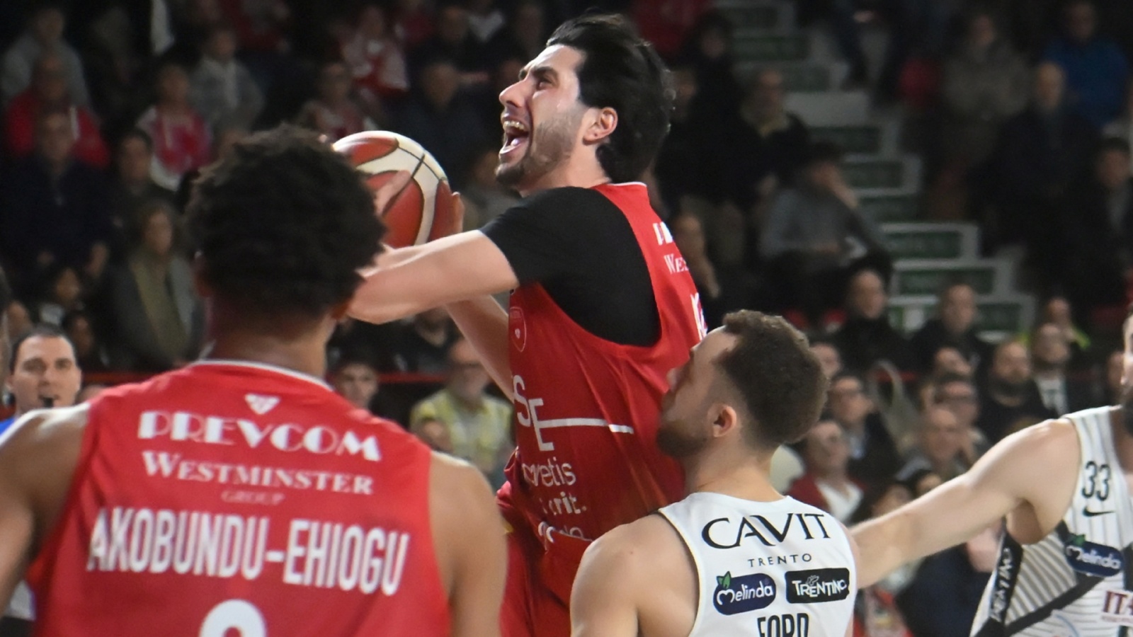 VARESE. BASKET LBA. OPENJOBMETIS VARESE - DOLOMITI ENERGIA TRENTINO NELLA FOTO ALVITI