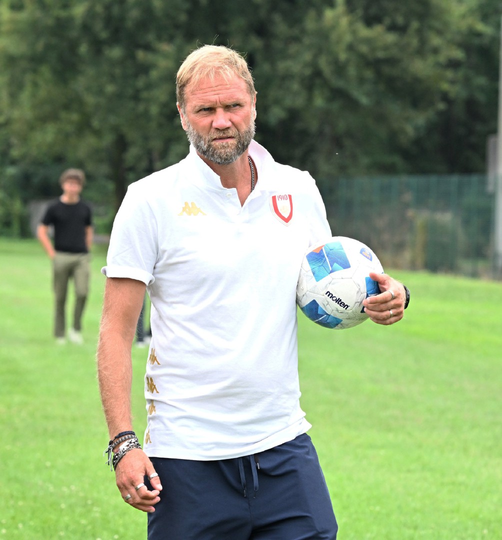 LENTATE SUL SEVESO LENTATESE VARESE CALCIO NELLA FOTO CICERI
