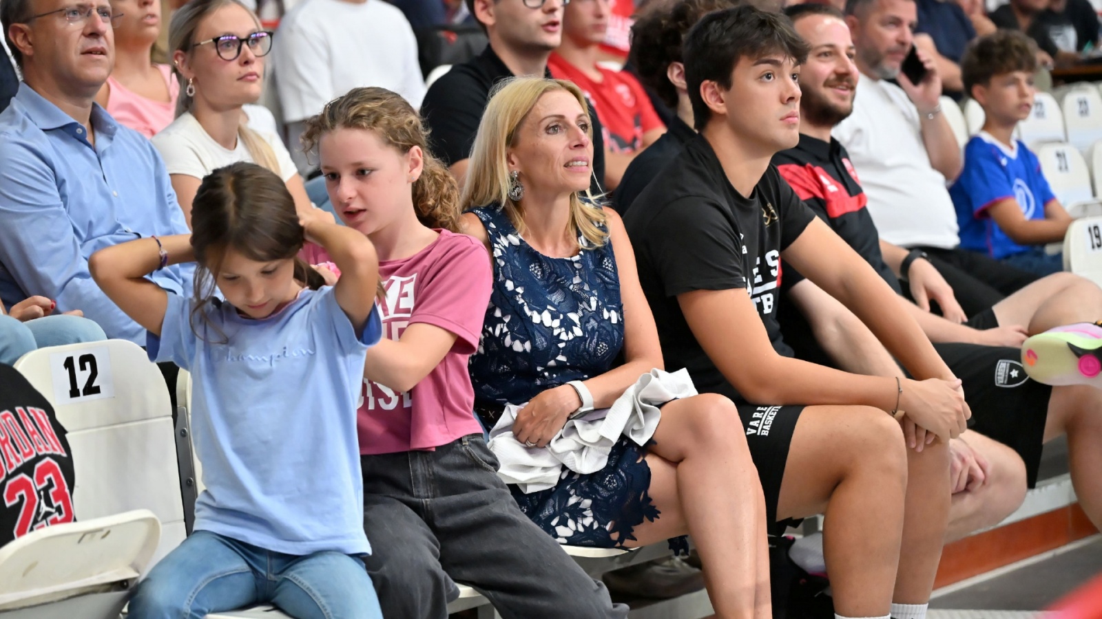 VARESE. BASKET. AMICHEVOLE OPENJOBMETIS VARESE-BLU BERGAMO NELLA FOTO PUBBLICO TIFOSI