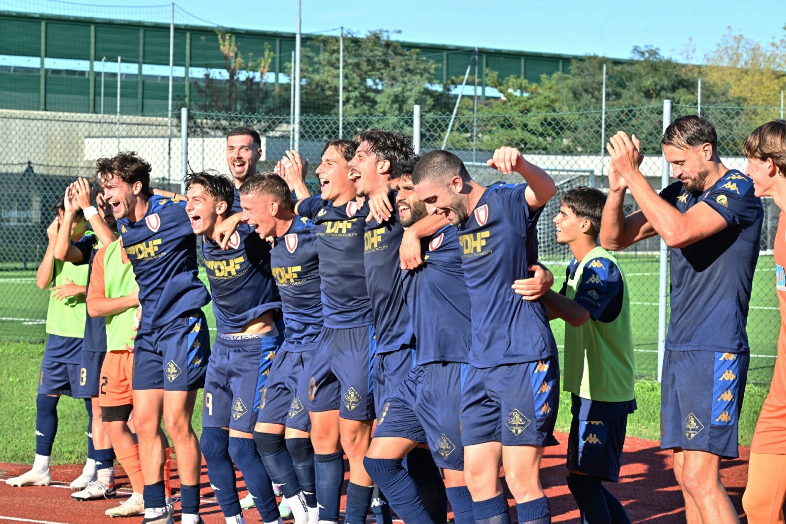 PERO CLUB MILANO VARESE CALCIO NELLA FOTO FINE PARTITA