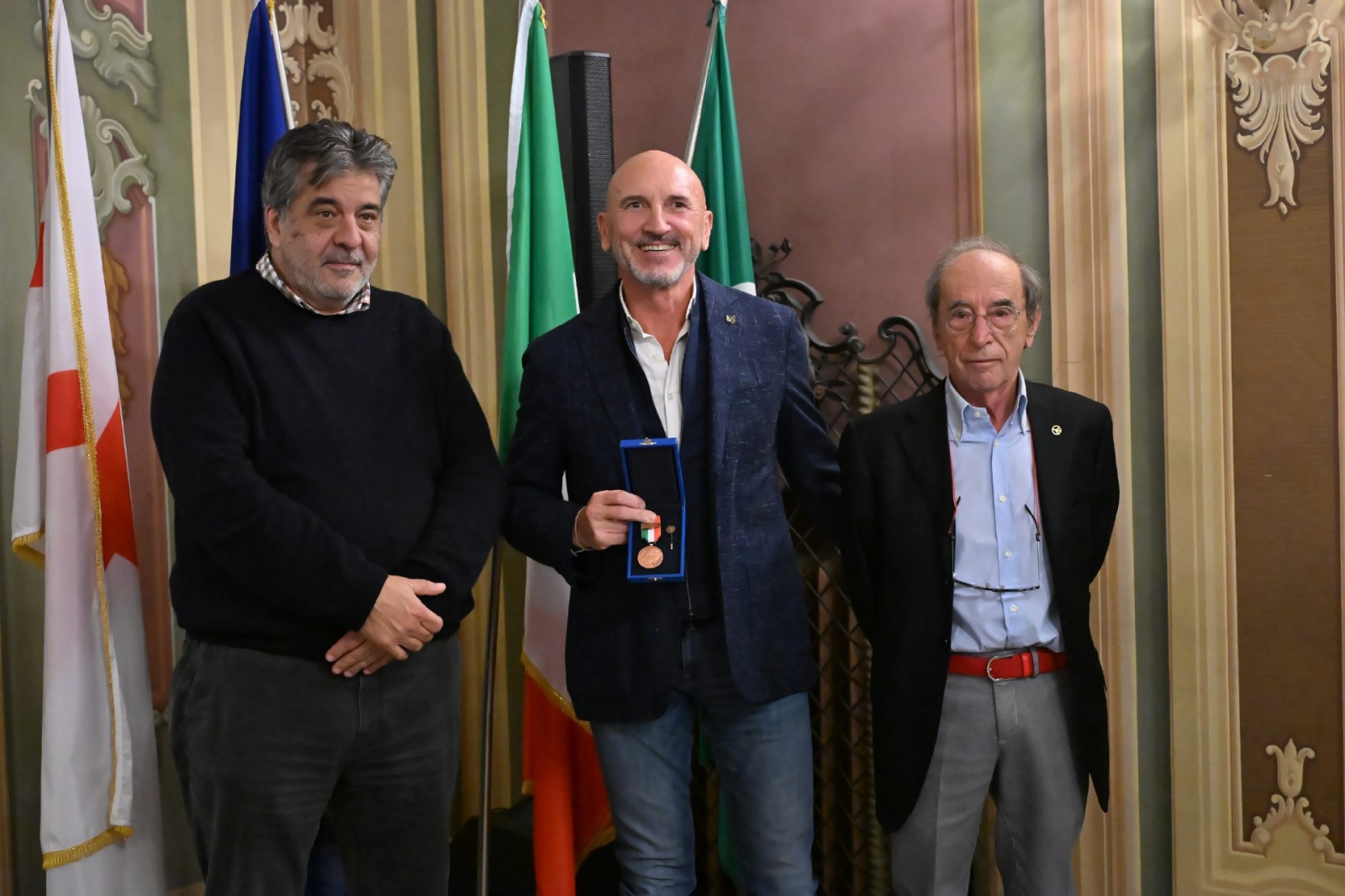 VARESE. CONSEGNATE LE BENEMERENZE SPORTIVE 2025 PRESSO IL SALONE ESTENSE ALLA PRESENZA DEL PREFETTO PASQUARIELLO, DEL GENERALE COPPOLA E DEL QUESTORE MAZZA NELLA FOTO