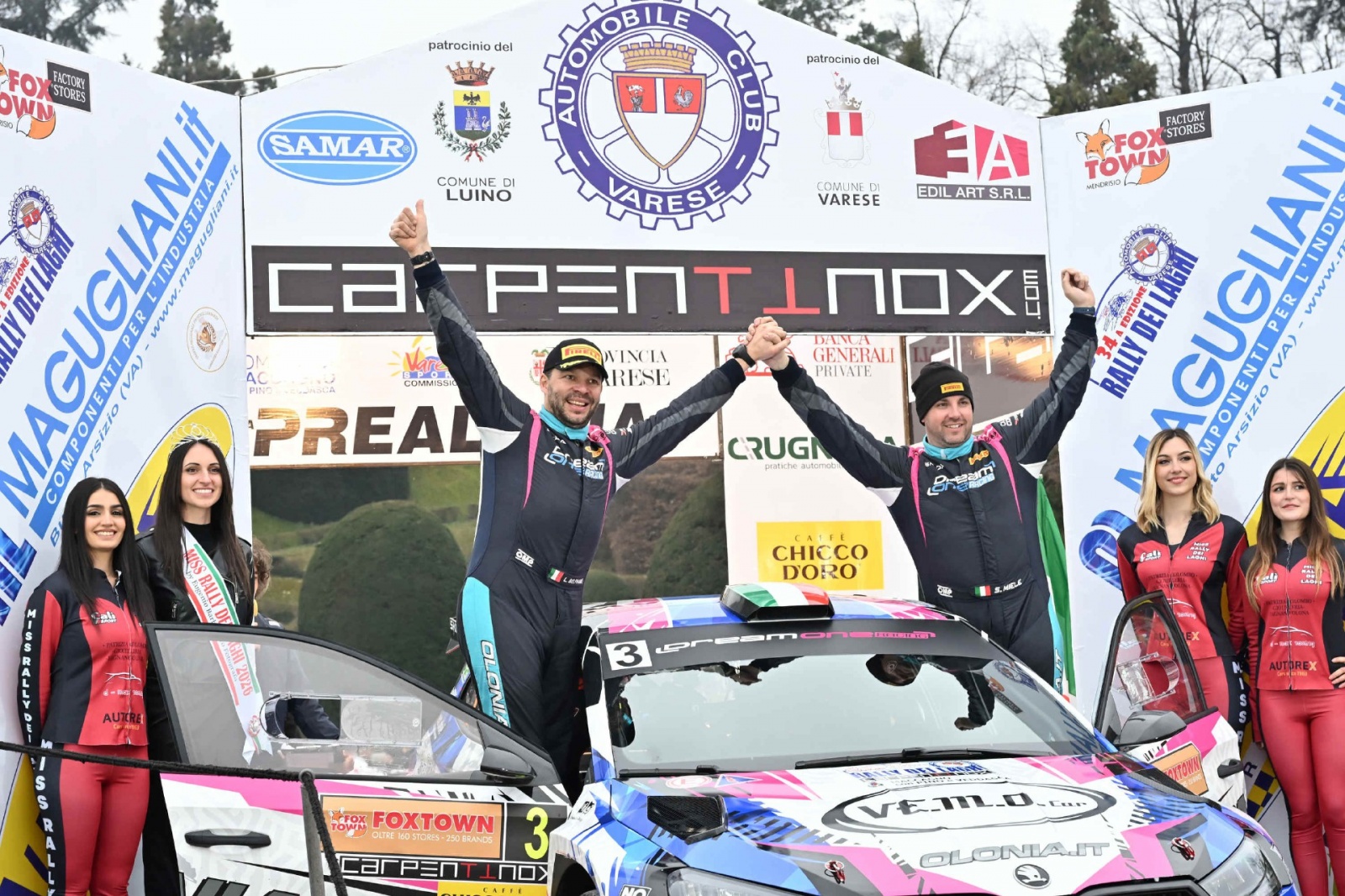 VARESE. 34� RALLY DEI LAGHI. ARRIVI E PREMIAZIONI AI GIARDINI ESTENSI NELLA FOTO SECONDI CLASSIFICATI MIELE E BELTRAME