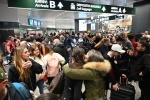 MALPENSA. RIENTRO STUDENTI E INSEGNANTI DA DUBAI VIA ABU DHABI AL TERMINAL 1, ACCOLTI DA FAMILIARI E AMICI