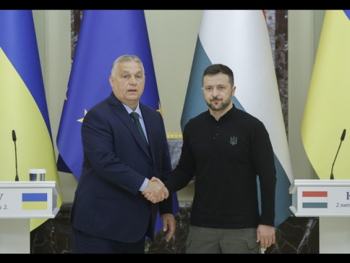 Zelensky, ho chiesto a Orban di unirsi ai nostri sforzi di pace