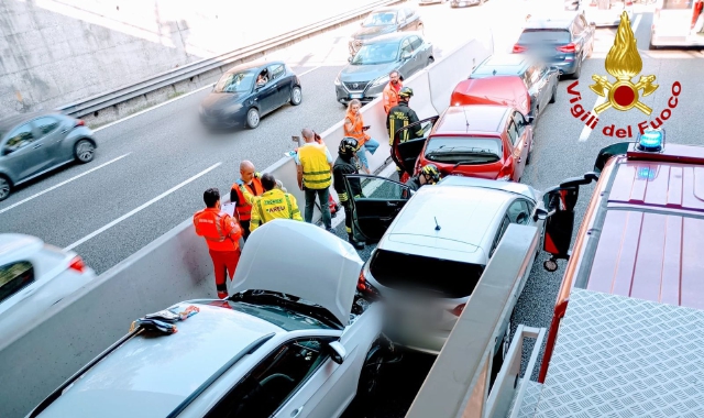 Incidente in Autolaghi, traffico in tilt