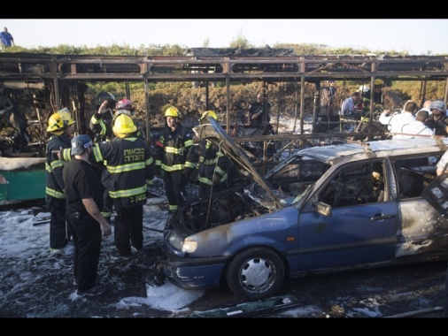 Auto esplode a Ramla in Israele, 4 persone uccise