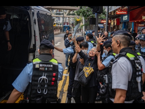 Hong Kong, 14 mesi di carcere per una 't-shirt sediziosa'