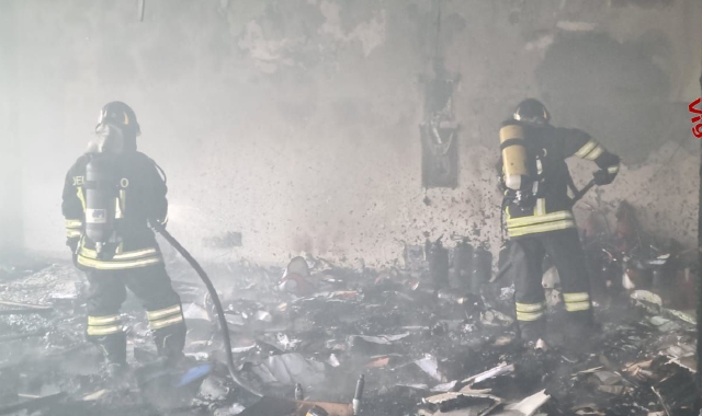 Busto, fiamme nella ditta dismessa: cause da accertare