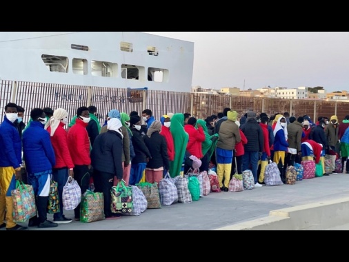 Migranti: sbarchi a Lampedusa, arrivati in mille in 24 ore