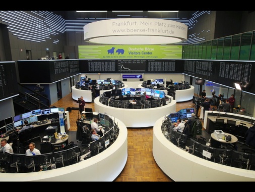 Borsa: l'Europa chiude debole, Francoforte -0,16%