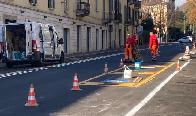 I nuovi parcheggi in viale Aguggiari (foto Stefano Benvegnù/BLITZ)