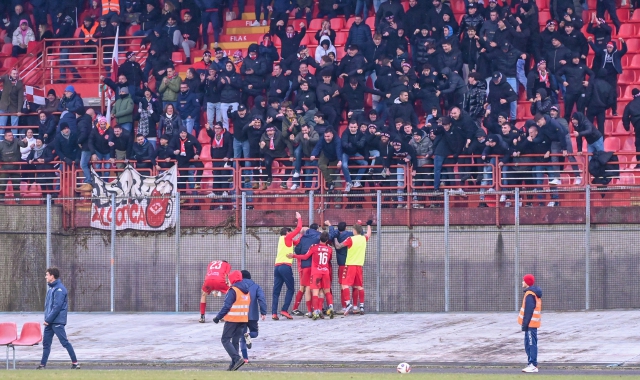 L’esultanza all’Ossola dopo l’1-1 di domenica contro il Bra (foto Blitz)