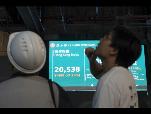Borsa: Hong Kong positiva, chiude a +1,23%