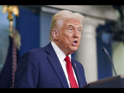 Trump accusa i programmi sulla diversità per l'incidente