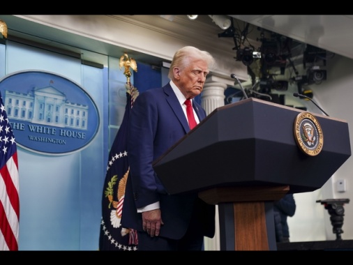 Trump conferma, nessun sopravvissuto nell'incidente aereo