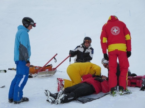 ++ Sugli sci contro un albero, muore minorenne a Cortina ++