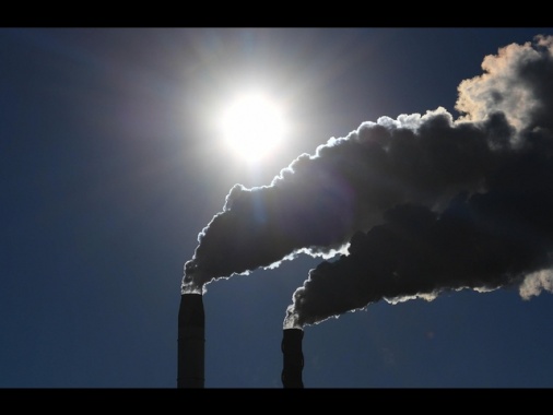 L'Ue propone il rinvio della carbon tax, in vigore dal 2027