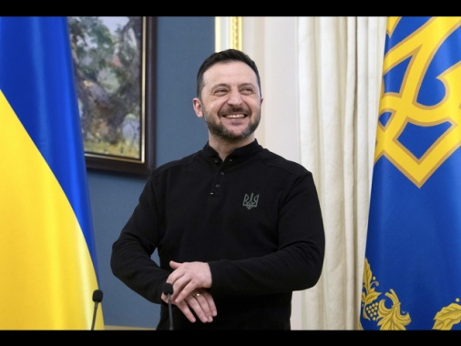 Trump riceve Zelensky alla Casa Bianca, 'è elegante'