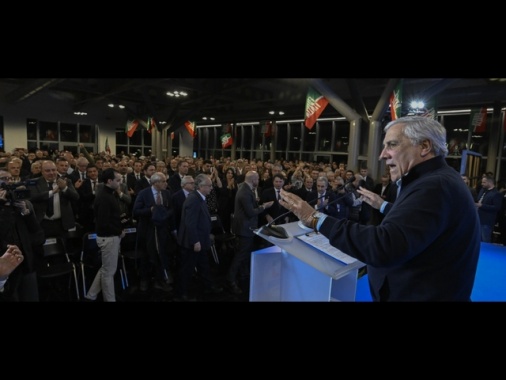 ++ Ucraina:FI,linea la danno premier e Tajani,noi non in piazza