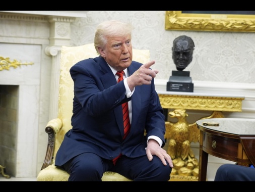 Trump, ho chiesto a Putin di evitare massacro truppe Kiev