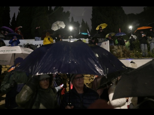 Manifestanti davanti la casa di Netanyahu dispersi con la forza