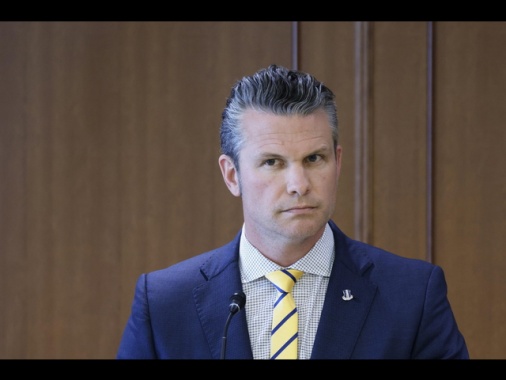 Nyt, Hegseth mandò chat di guerra anche a moglie e fratello