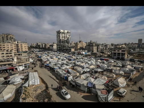 Hamas, giustiziati diversi saccheggiatori di cibo a Gaza