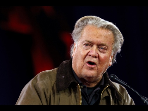 Bannon, voto anti-Trump, Leone XIV peggior scelta per Maga