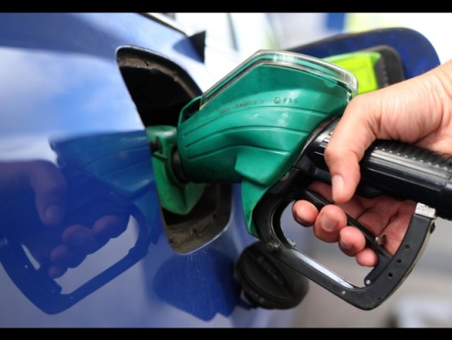 Unem, ad aprile +6,5% vendita di benzina, al top dal 2011
