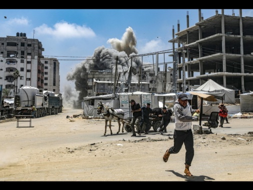 Raid israeliano su una scuola a Gaza, '13 morti e 21 feriti'