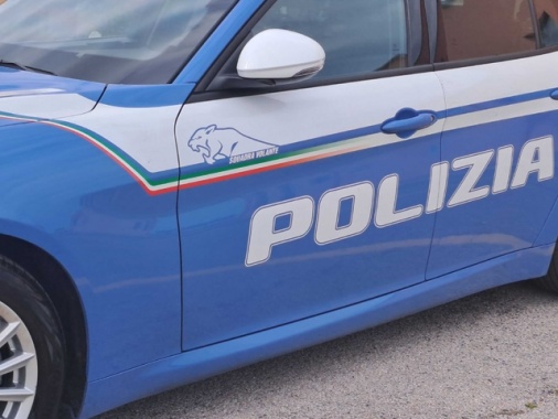 Due uomini uccisi a coltellate in casa Bologna