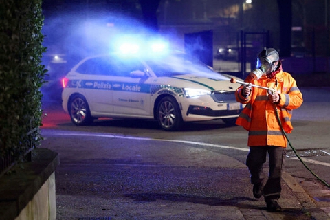 «Siamo invasi dagli alieni», interventi solo a ottobre