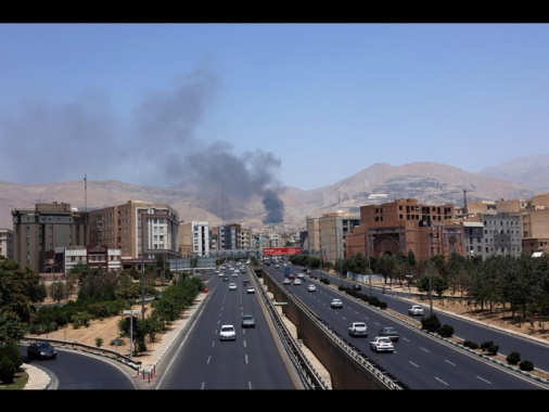 Media Iran, 'difese aeree attive ad alto livello a Teheran'