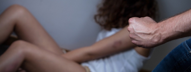 «Mi ha portata a casa sua. Poi mi ha violentata»