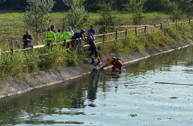 Cade nel Villoresi durante una passeggiata, 69enne in gravi condizioni
