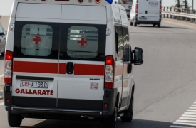 Ribaltamento in Autolaghi, ferita una 30enne